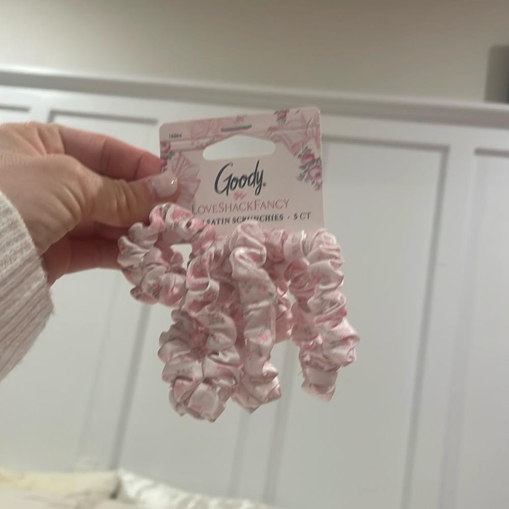 NWT - LoveShackFancy x Goody - Skinny Scrunchies - Rosa & English Ivy - Pink